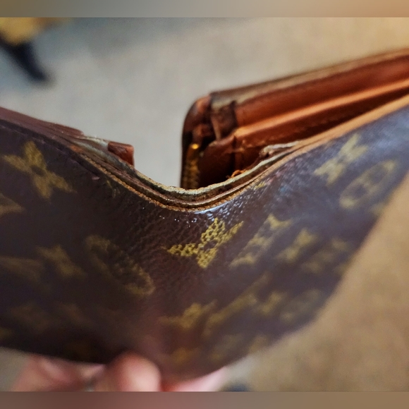 Authentic Louis Vuitton Preloved Mono Zippy Wallet - Picture 10 of 12